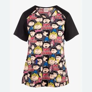 Tooniforms Women’s Peanuts Love Stinks 2-Pocket V-Neck Print Scrub Top. NWT